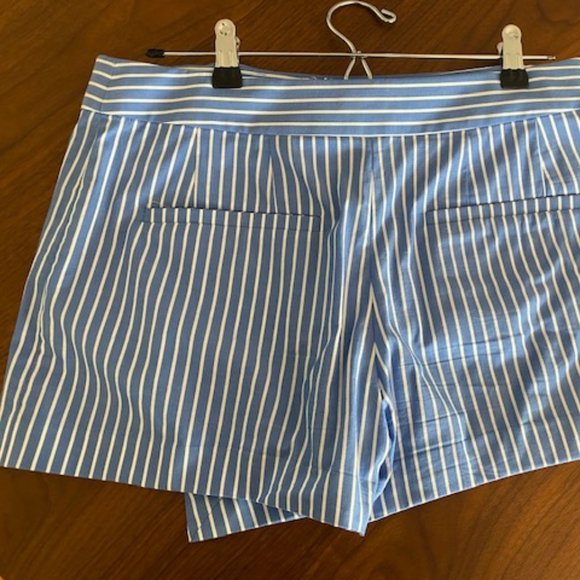 Club Monaco skort (size 6) - Picture 2 of 4